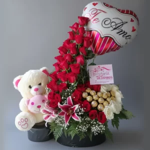 Arreglo corazón y peluche